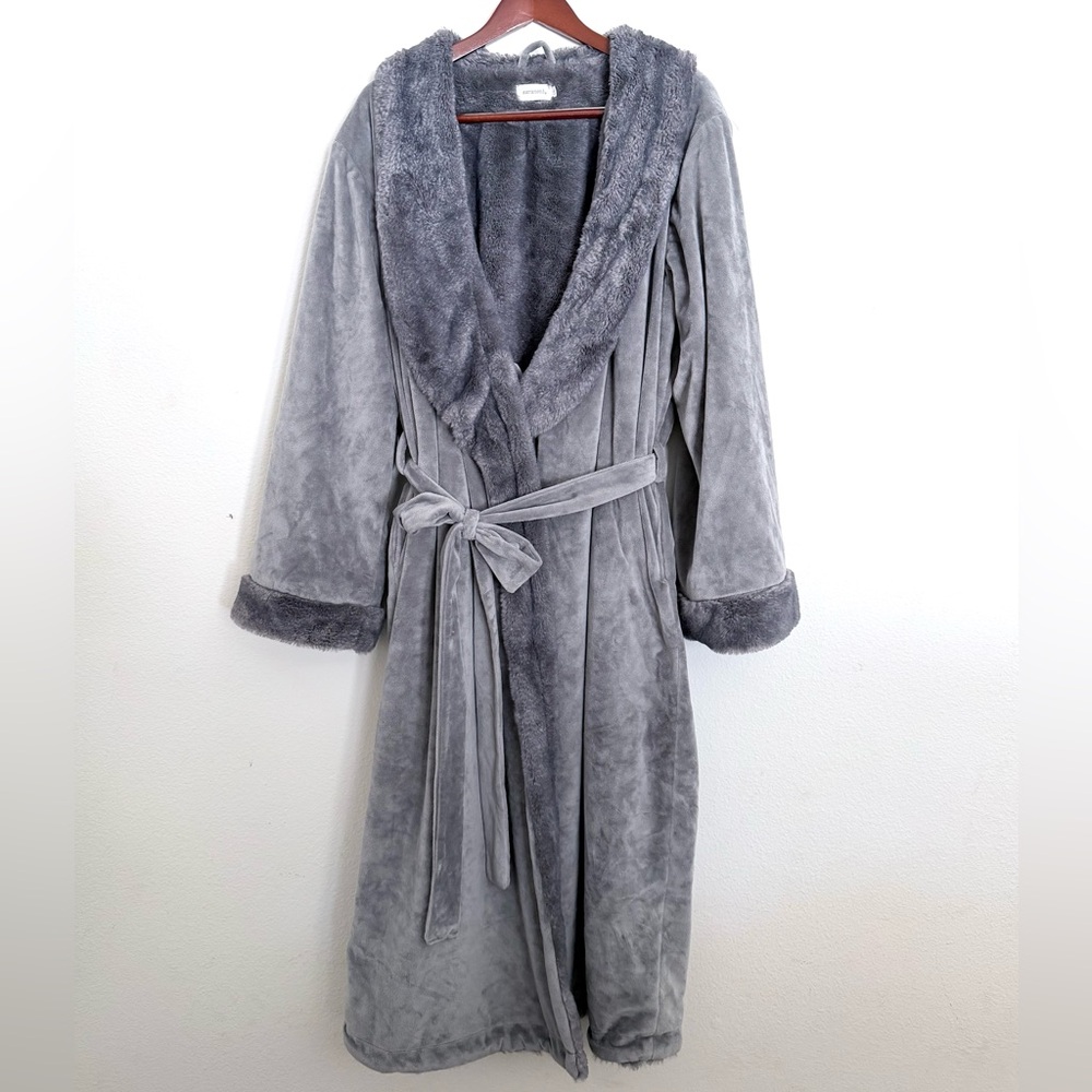 Luxurious Gray Women's Robe with Faux Fur Trim